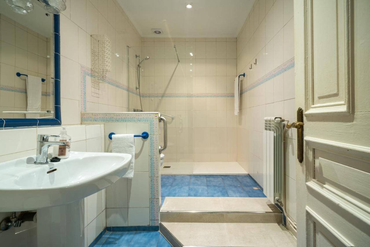 Amama Apartment By People Rentals Bilbao Exteriör bild